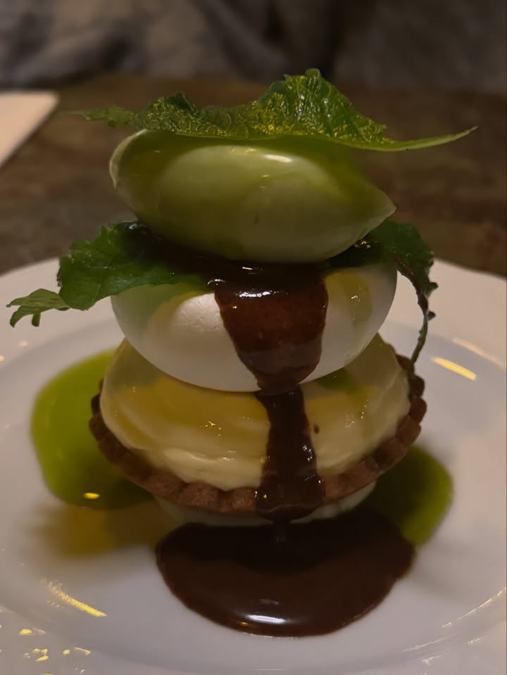 No photo description available.