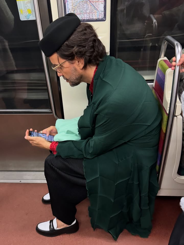 No photo description available.