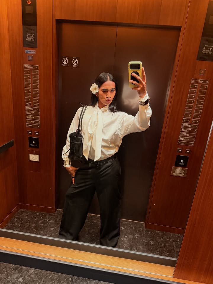 May be a selfie of headscarf