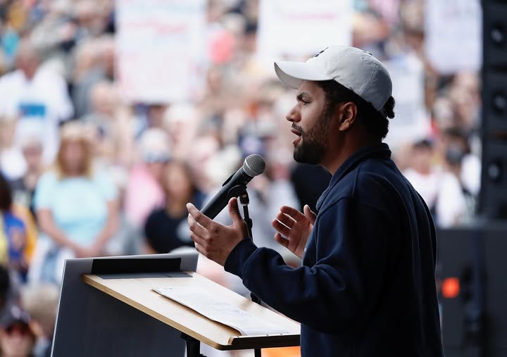 No photo description available.