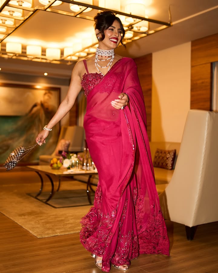 No photo description available.