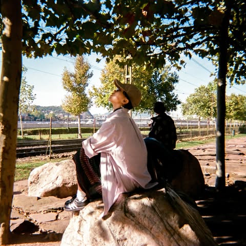 No photo description available.