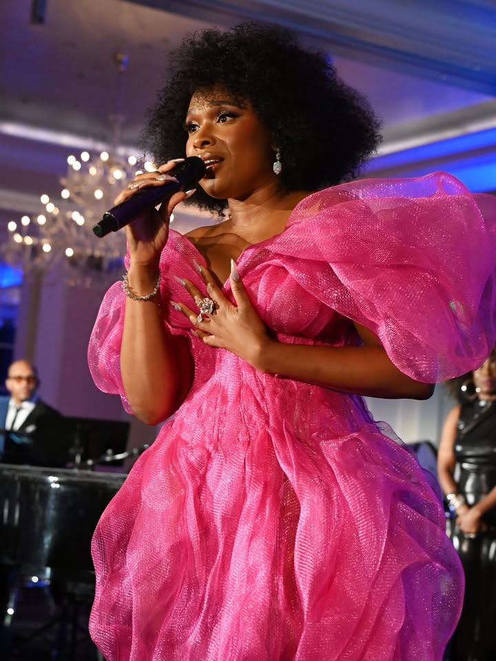 No photo description available.