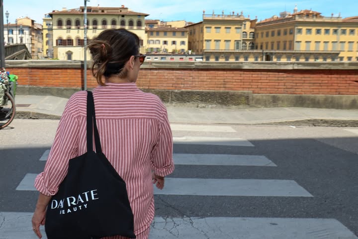 No photo description available.