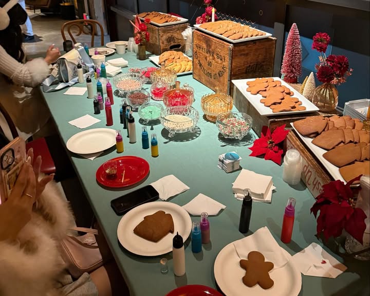 No photo description available.