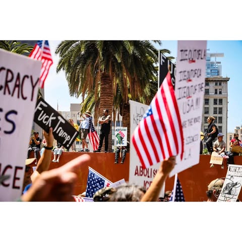 No photo description available.