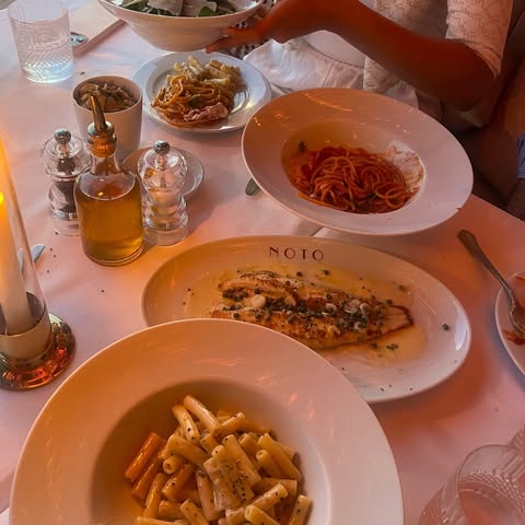 No photo description available.