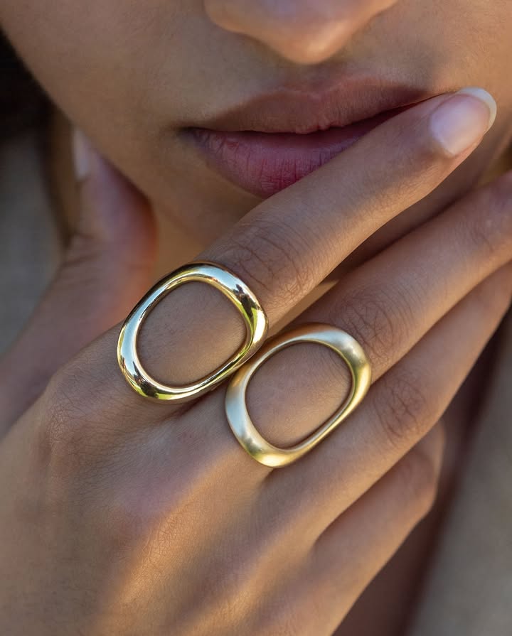 No photo description available.