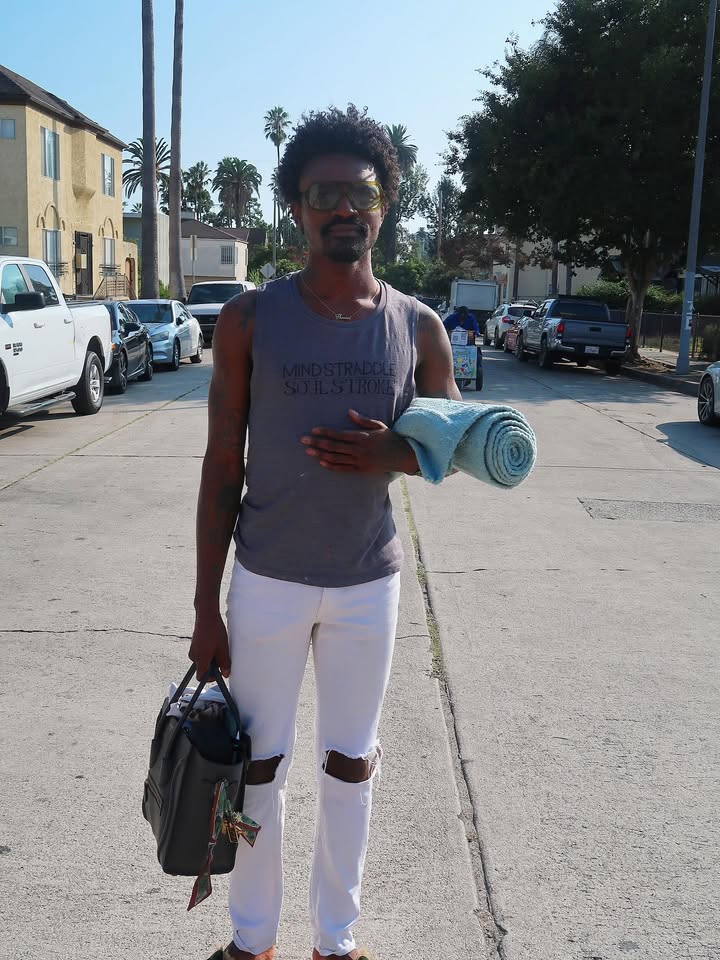 No photo description available.