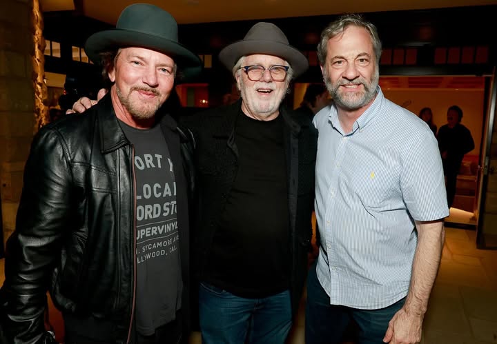 No photo description available.