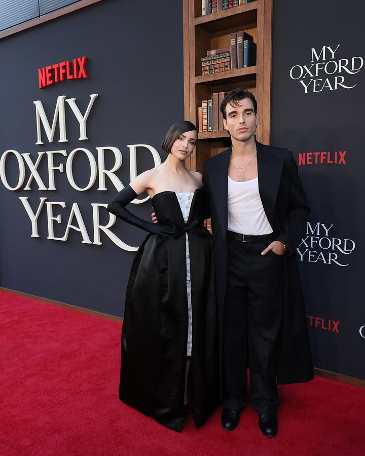 No photo description available.