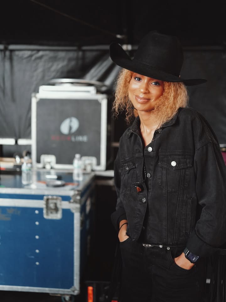 No photo description available.