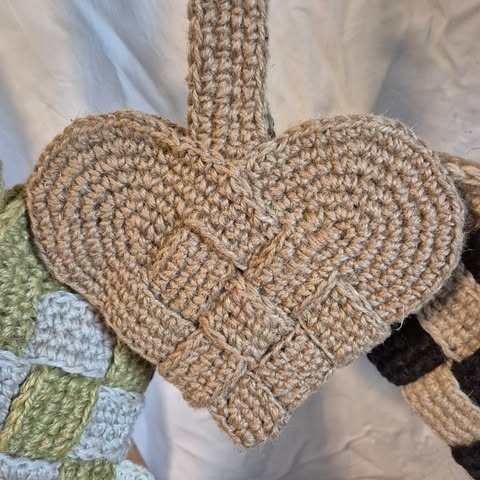 No photo description available.