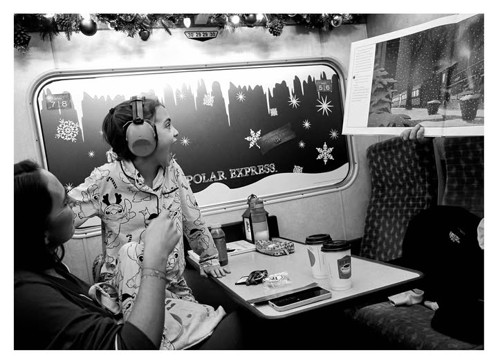 May be a black-and-white image of one or more people, train, portable cassette player, bus and text that says '30292930 7|8 56 讚 POLAR POLAREXPRESS. AR. EXPRESS.'