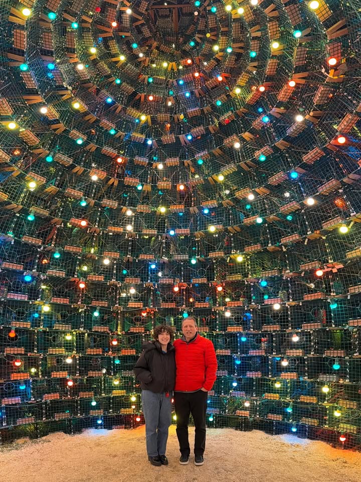 May be an image of people kissing, standing, lightbulb and text