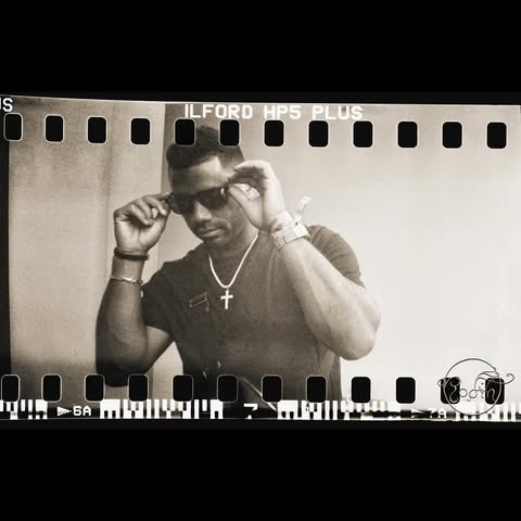 No photo description available.