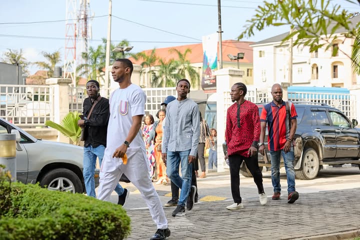 No photo description available.