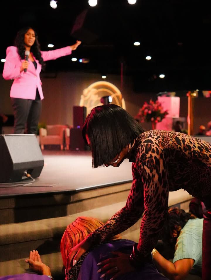 No photo description available.