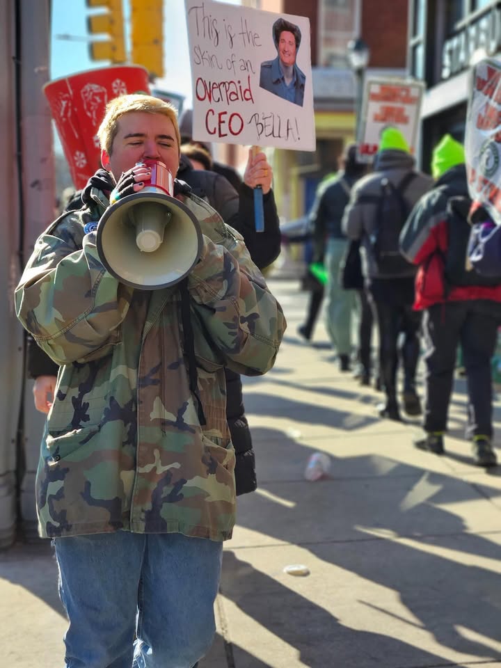 May be an image of ‎standing and ‎text that says '‎El Trig ل the Skin of an Overaid CEOBAA! CEO BELLA!‎'‎‎