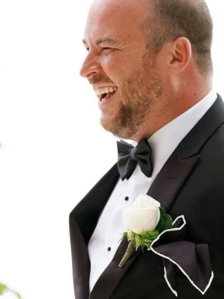 No photo description available.